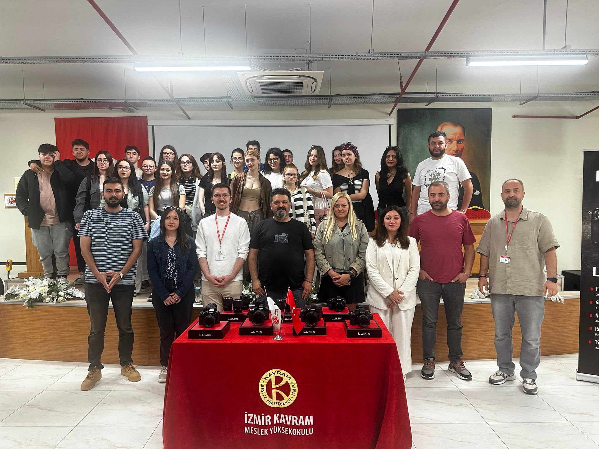 Kavramlı Öğrenciler Lumix Etkinliğinde kapak