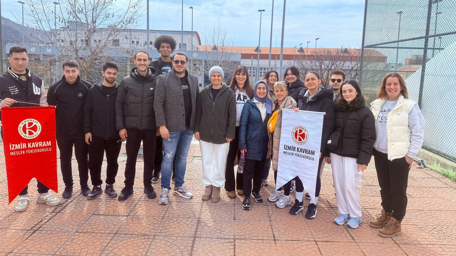 Spor Yönetimi Kapak (1)